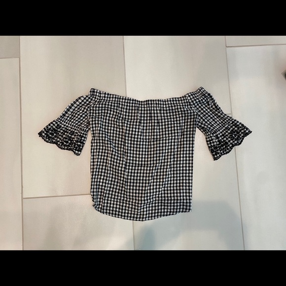 Women’s Old Navy Off Shoulder Gingham Shirt Size M - Picture 2 of 2